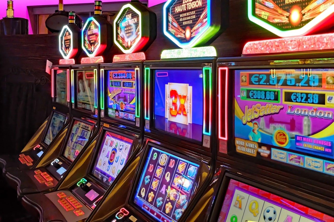 Slot Games: Aviator & Sweet Bonanza Slot Aviator dan Sweet Bonanza di judol 303
